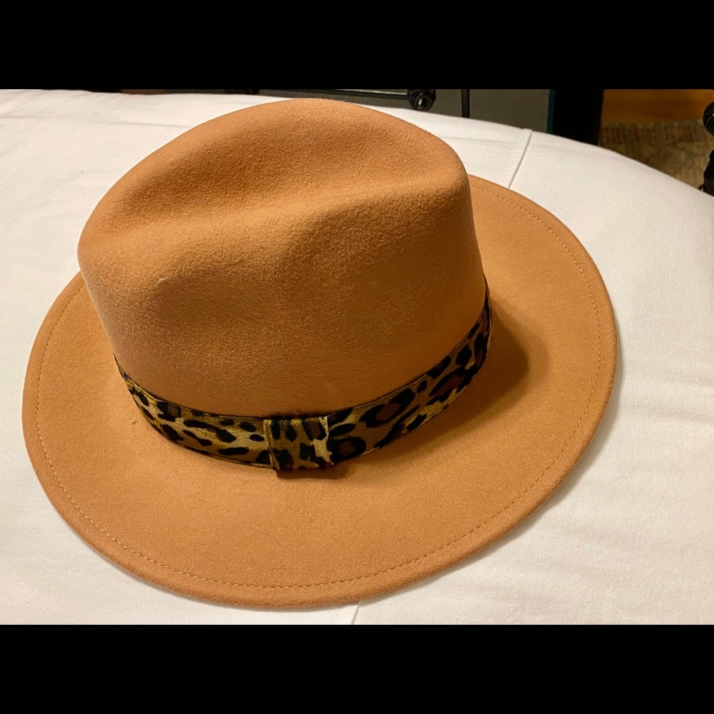 Halogen Camel and Leopard Hat